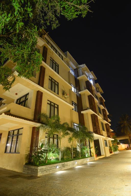 Sinq Beach Resort Калангут Экстерьер фото