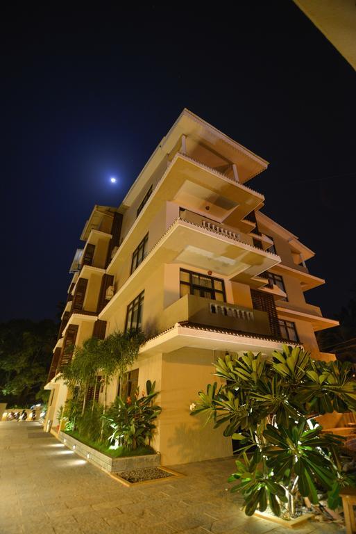 Sinq Beach Resort Калангут Экстерьер фото