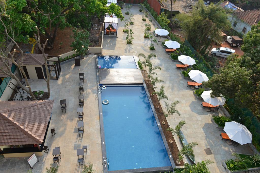 Sinq Beach Resort Калангут Экстерьер фото