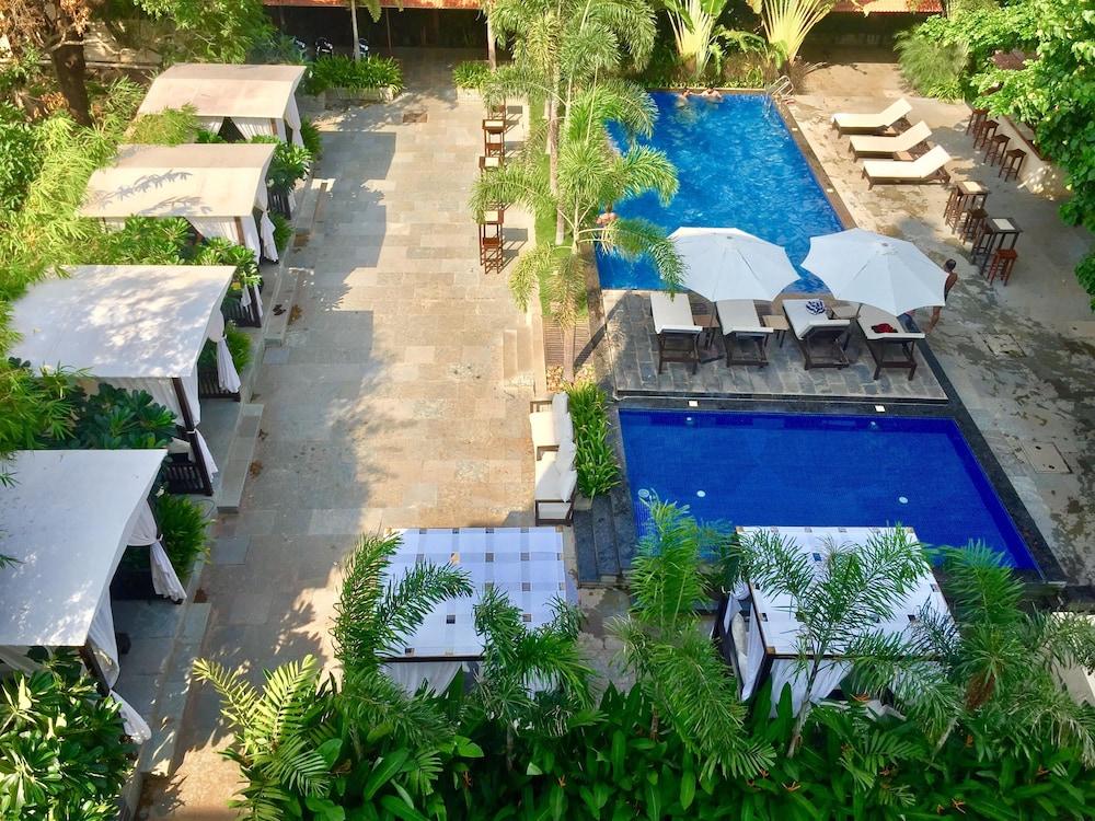 Sinq Beach Resort Калангут Экстерьер фото