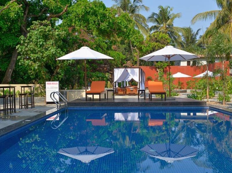 Sinq Beach Resort Калангут Экстерьер фото